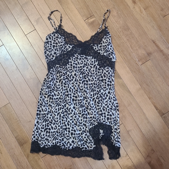 Victoria's Secret Leopard Print Chemise with Black Lace Trim - Picture 1 of 2